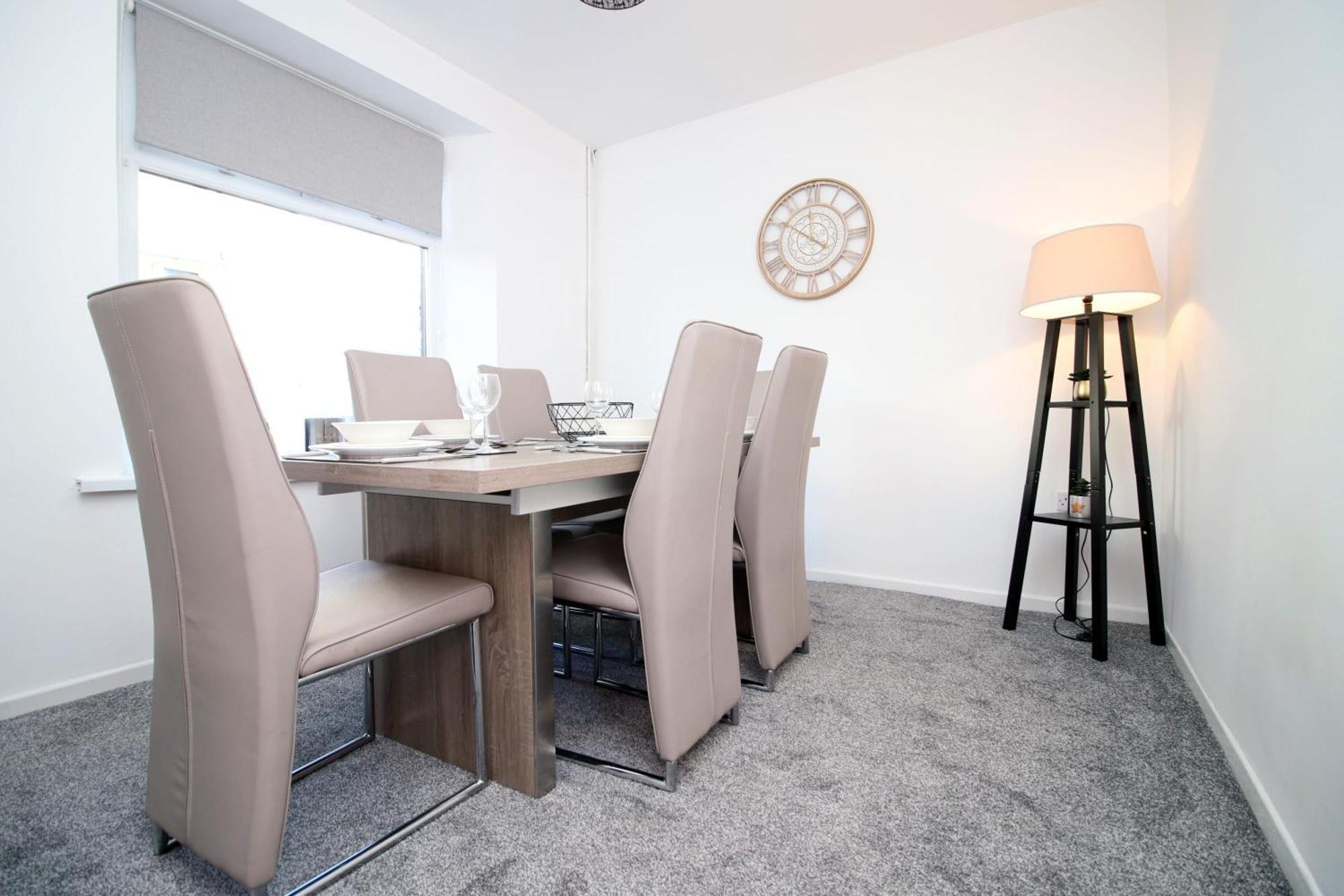 Very Special Home In Rhondda Valley Herbert House By Staystaycations Treorky Εξωτερικό φωτογραφία